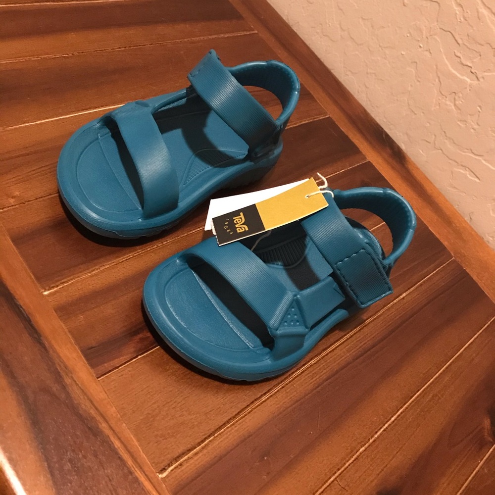 Teva Hurricane Drift Sandals size 8 kids